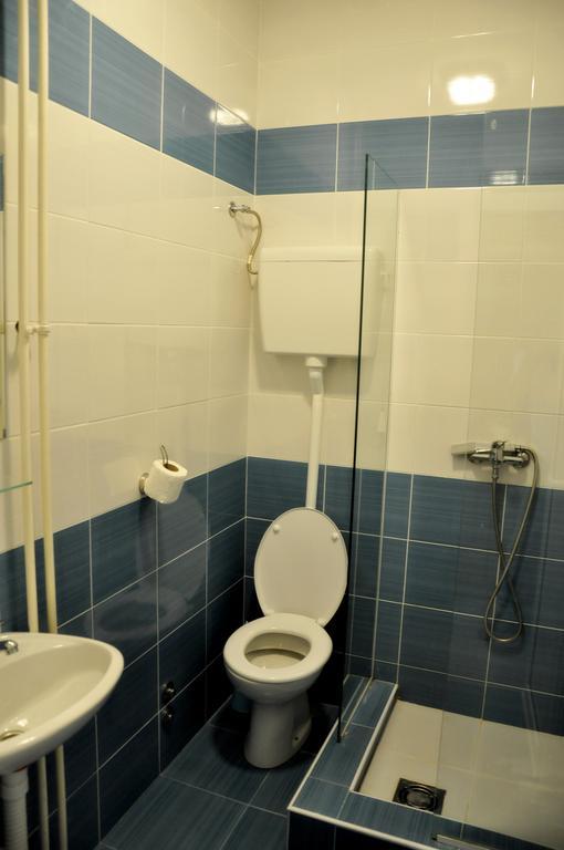 Rooms Karadjordje เบลเกรด ภายนอก รูปภาพ
