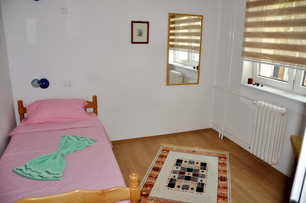 Rooms Karadjordje เบลเกรด ภายนอก รูปภาพ