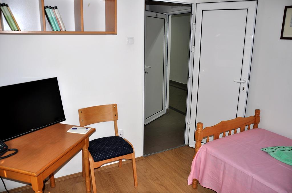 Rooms Karadjordje เบลเกรด ภายนอก รูปภาพ